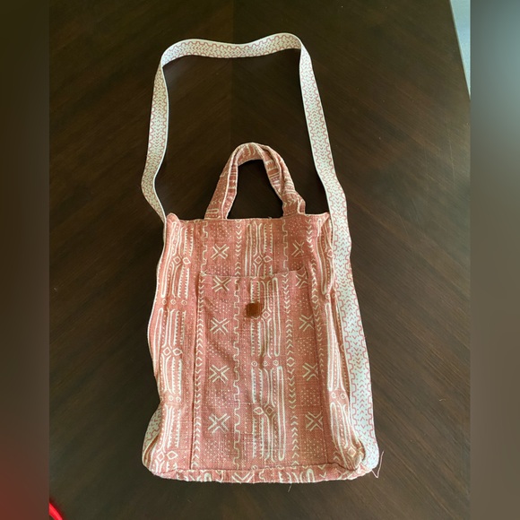 Roxy pink tote bag, with long strap. - Picture 2 of 5